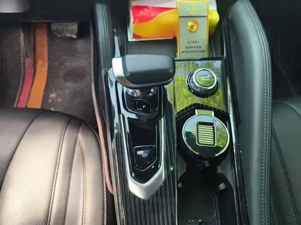 Geely Xingyue L 2025