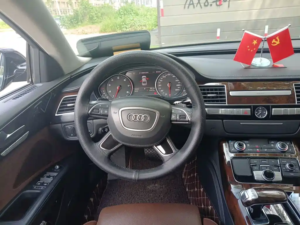 Audi A8 2016 — фото 11