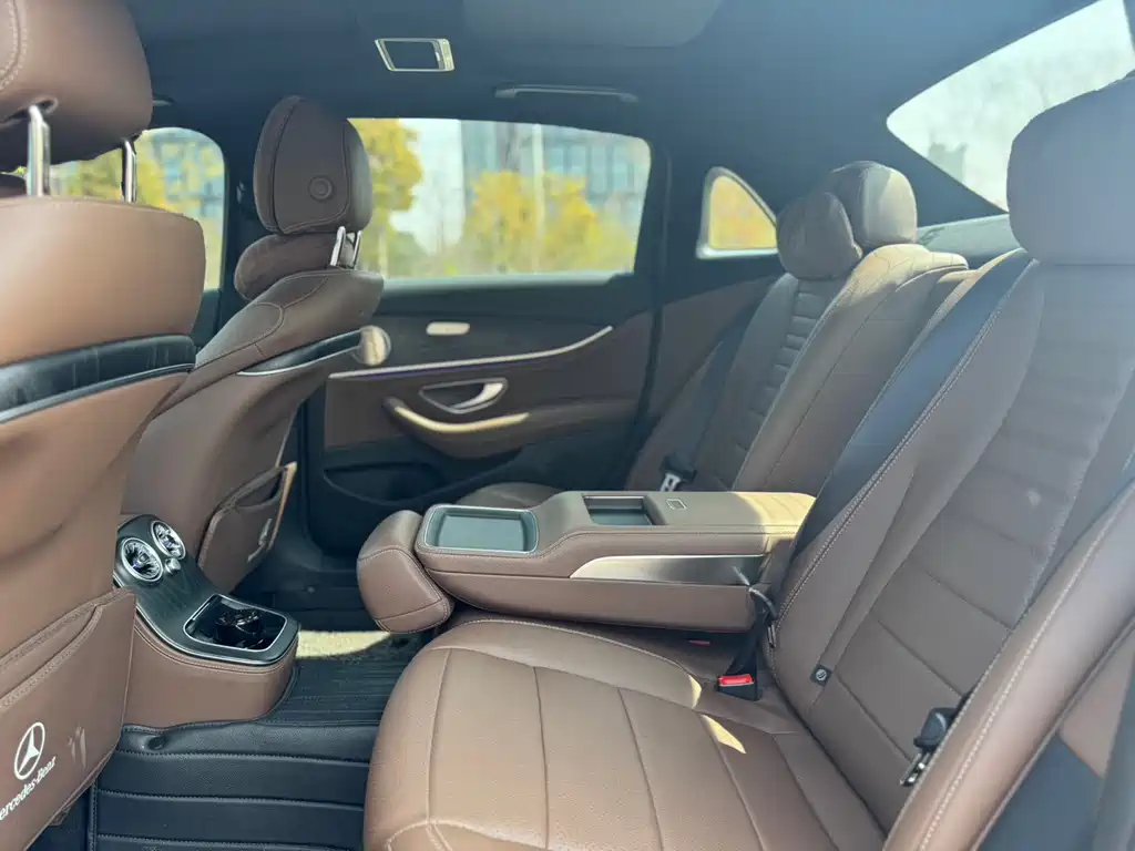 Mercedes-Benz E-Class 2023 — фото 14