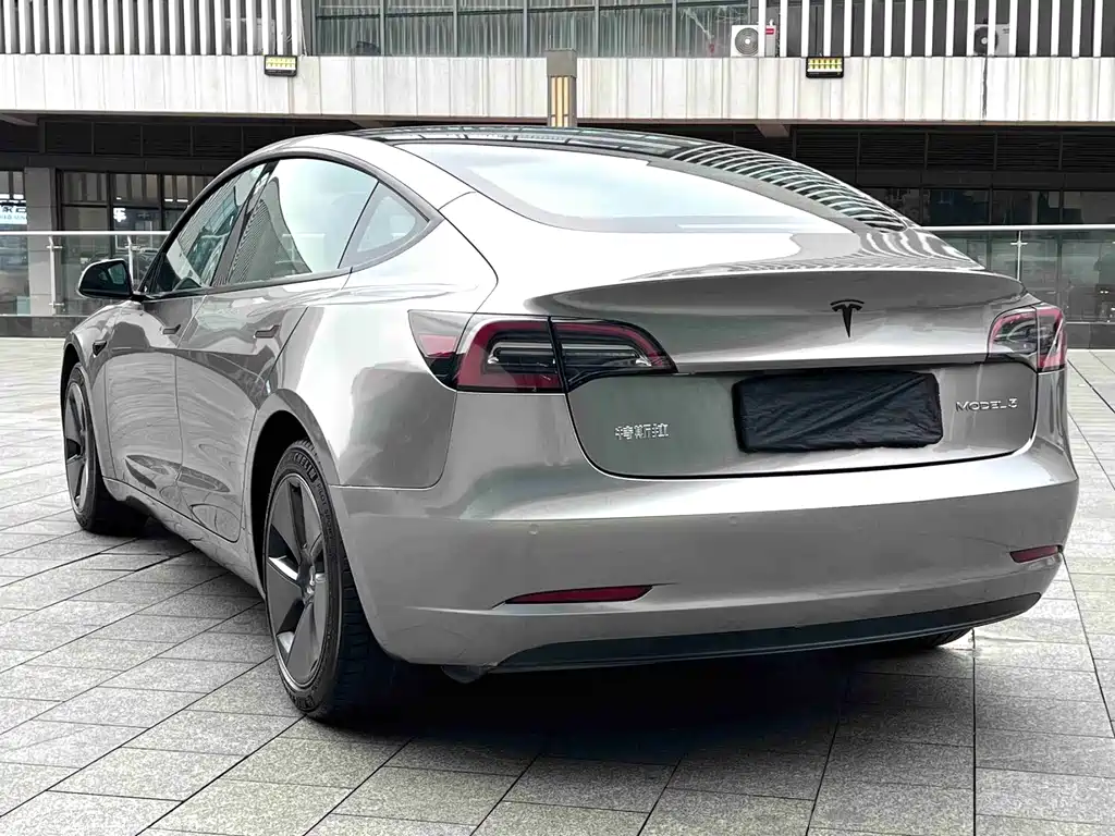 Tesla Model 3 2023 — фото 9