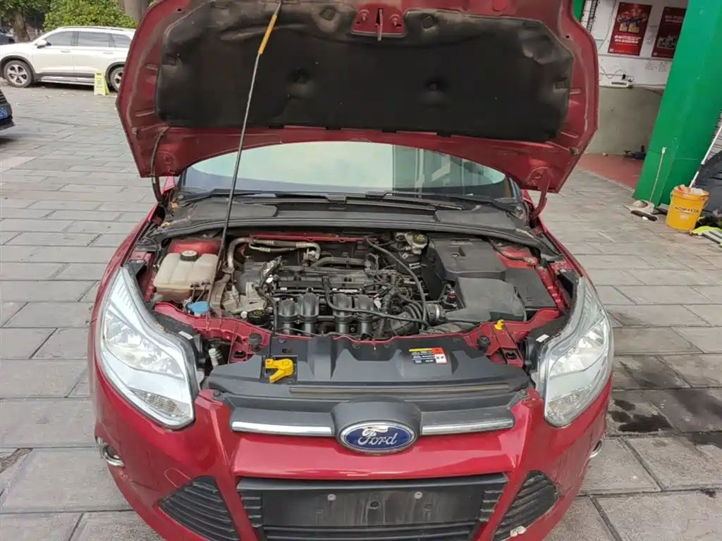 Ford Focus 2015 — фото 16