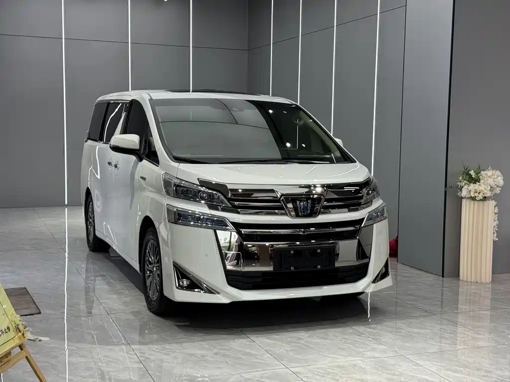 Toyota Vellfire 2022 — фото 3