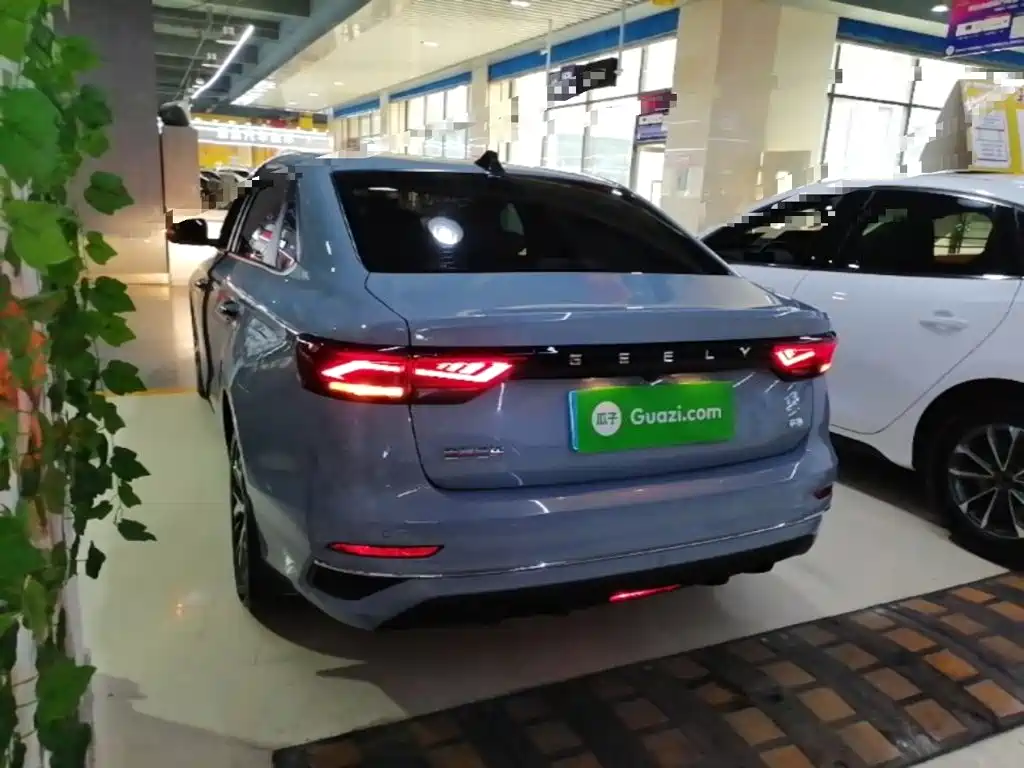 Geely Emgrand 2024