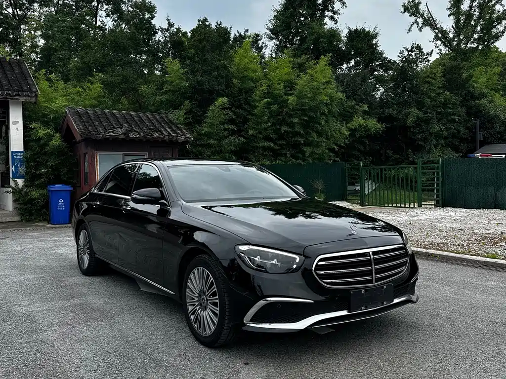 Mercedes-Benz E-Class 2023 — фото 3