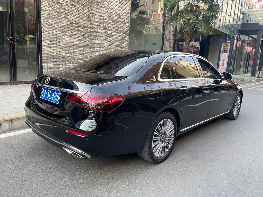 Mercedes-Benz E-Class 2023 — фото 15