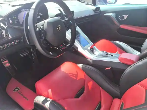 Lamborghini Huracan 2021