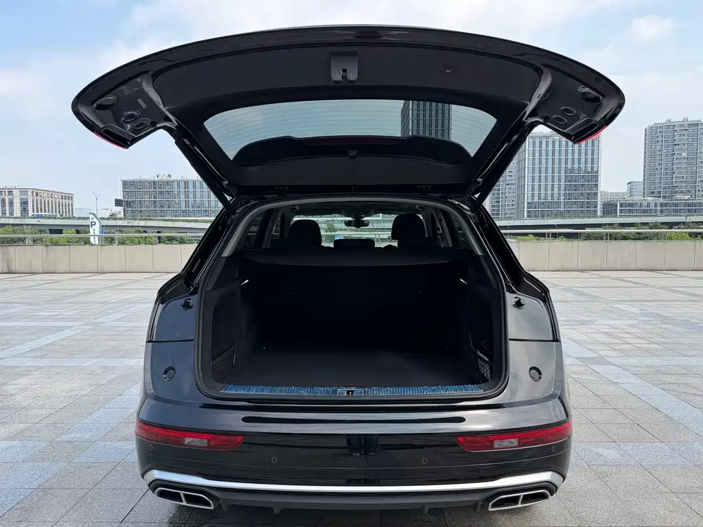 Audi Q5L 2022 — фото 10
