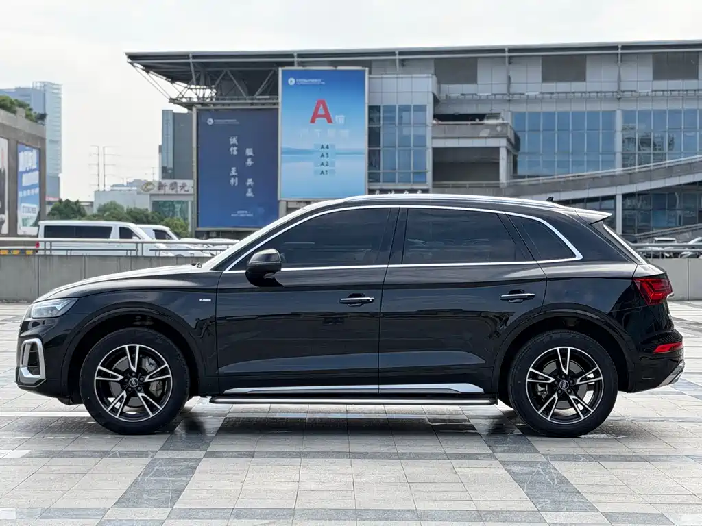 Audi Q5L 2022 — фото 8