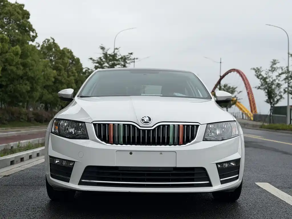 Skoda Octavia 2017 — фото 2