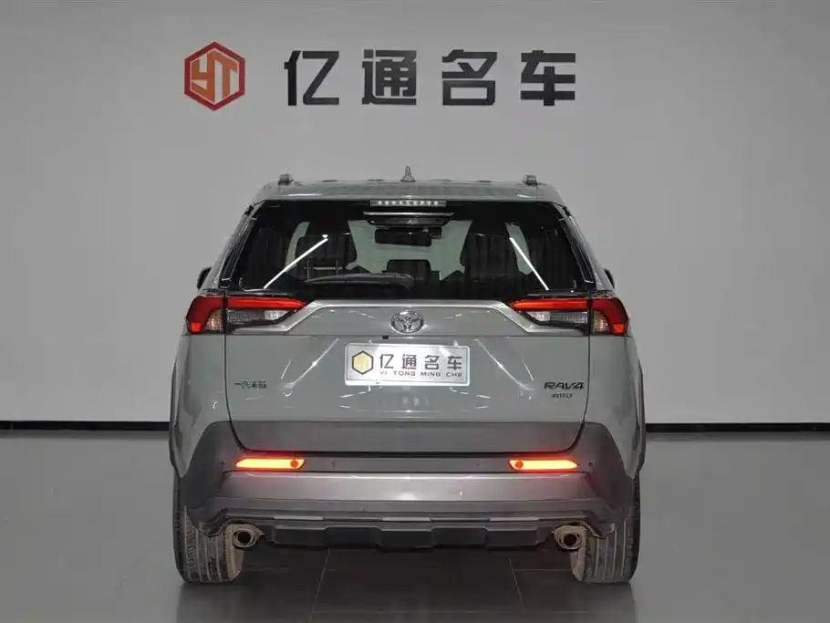 Toyota RAV4 2019 — фото 21