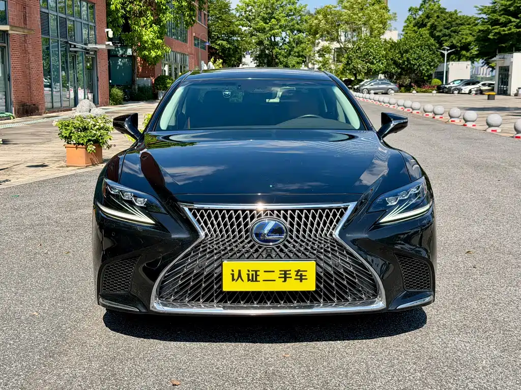 Lexus LS 2020 — фото 8
