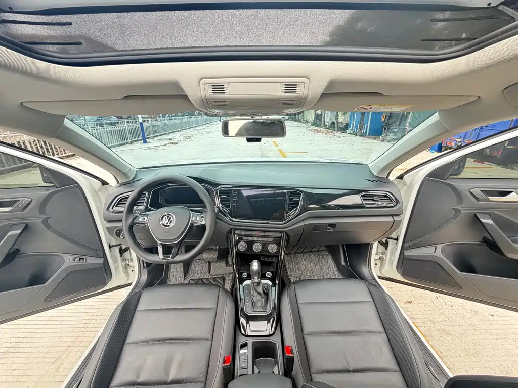 Volkswagen T-Roc 2021 — фото 15