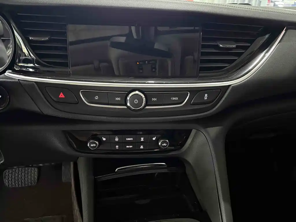Buick Regal 2022 — фото 13