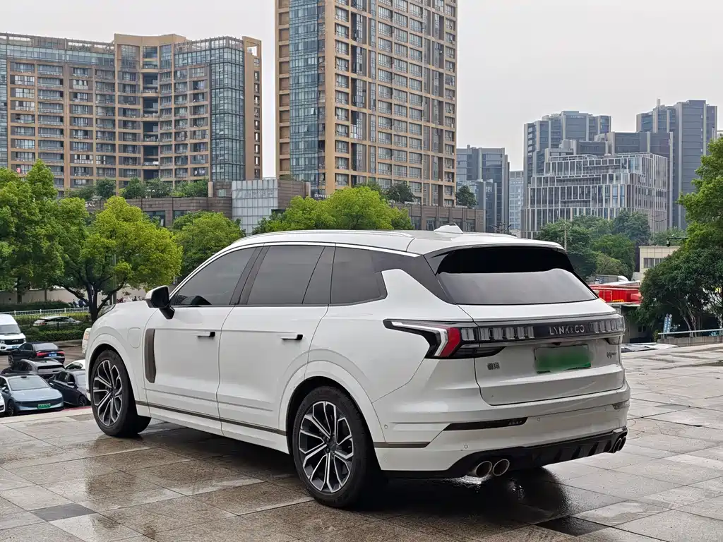 Lynk & Co 09 2022