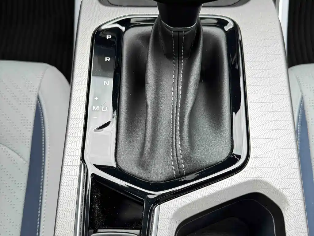 Geely Emgrand 2022 — фото 16