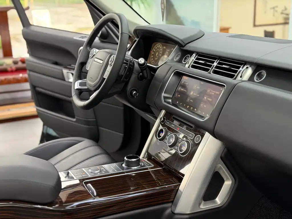 Land Rover Range Rover 2017 — фото 17