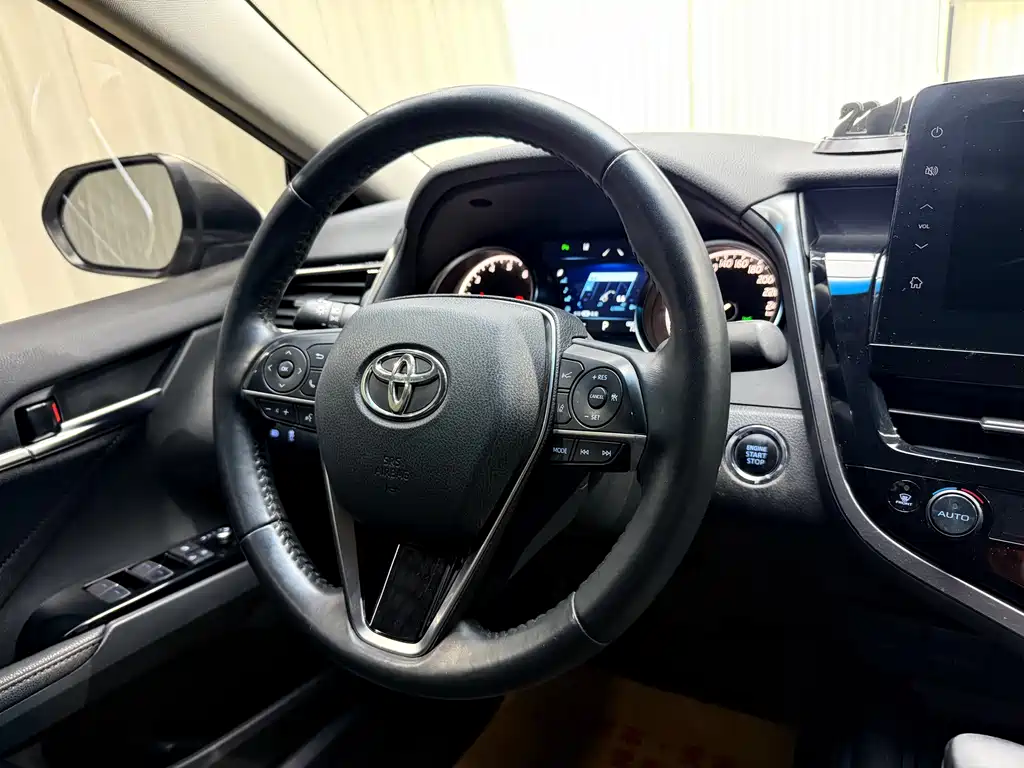 Toyota Camry 2022 — фото 15