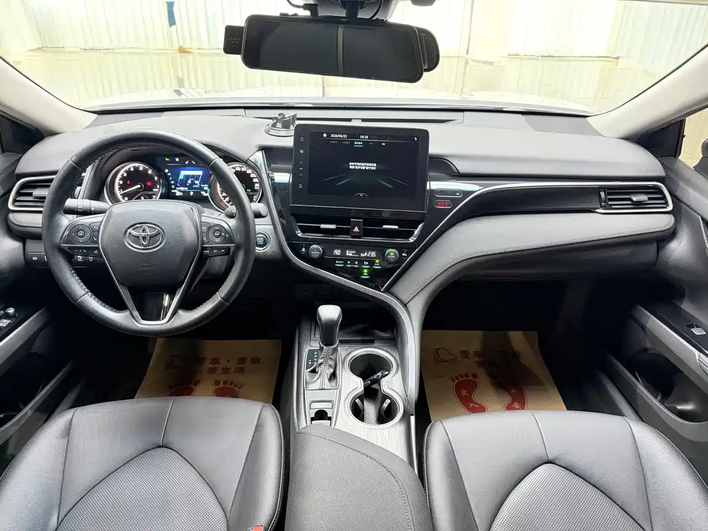 Toyota Camry 2022 — фото 14