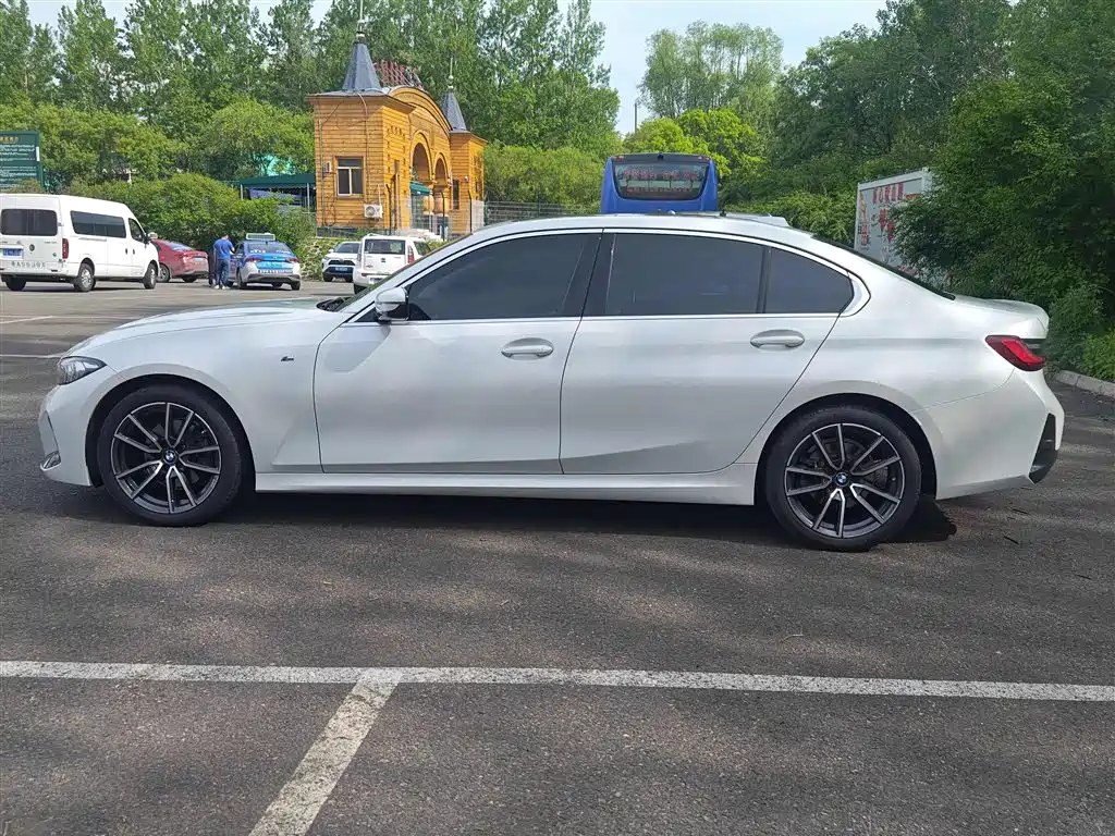 BMW 3 Series 2023
