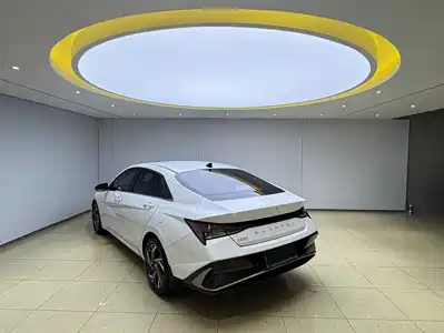 Hyundai Elantra 2023