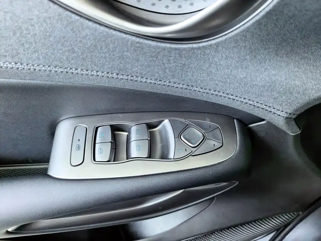 BYD Sealion 05 EV 2025 — фото 11