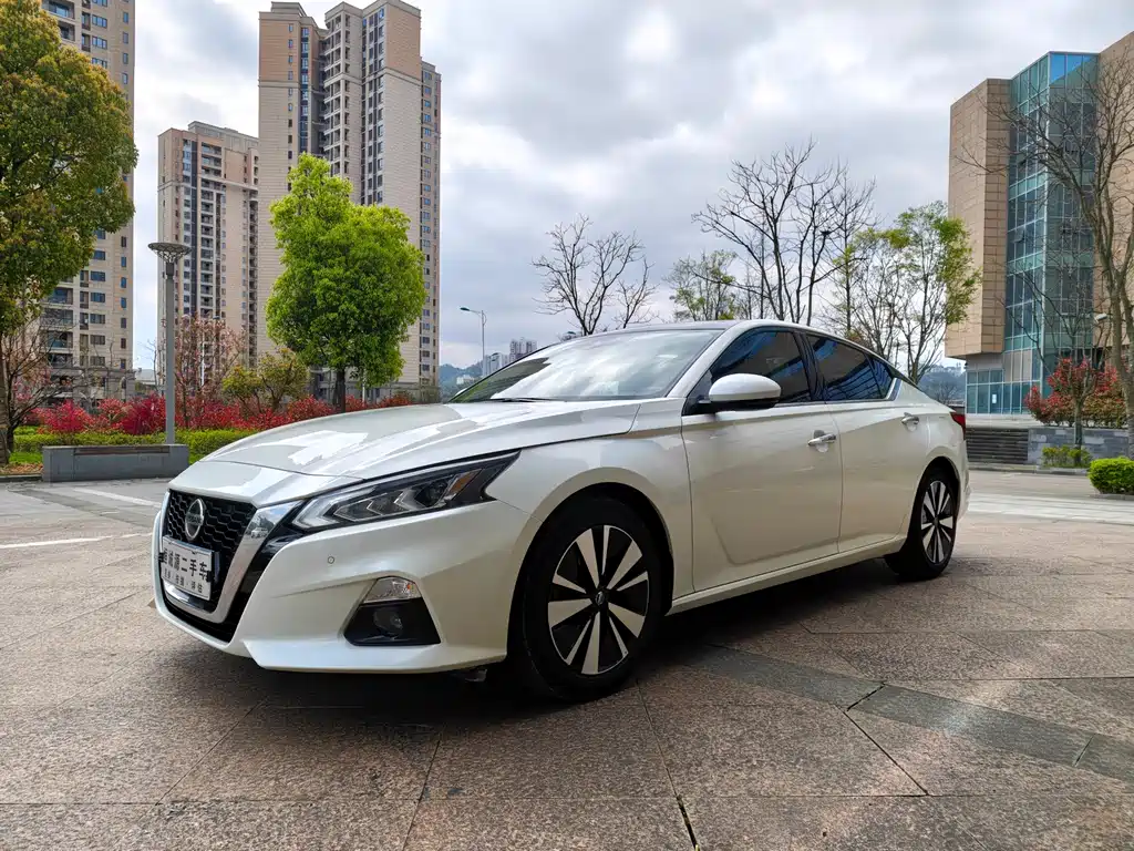 Nissan Teana 2022 — фото 1
