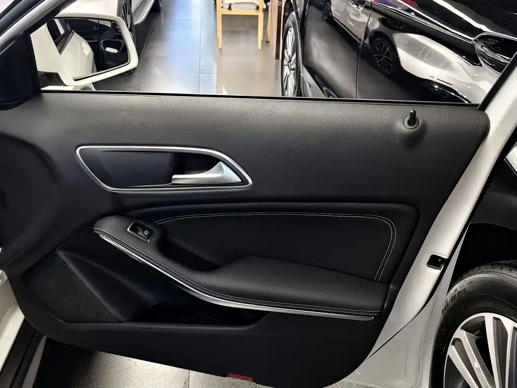 Mercedes-Benz GLA 2016 — фото 11