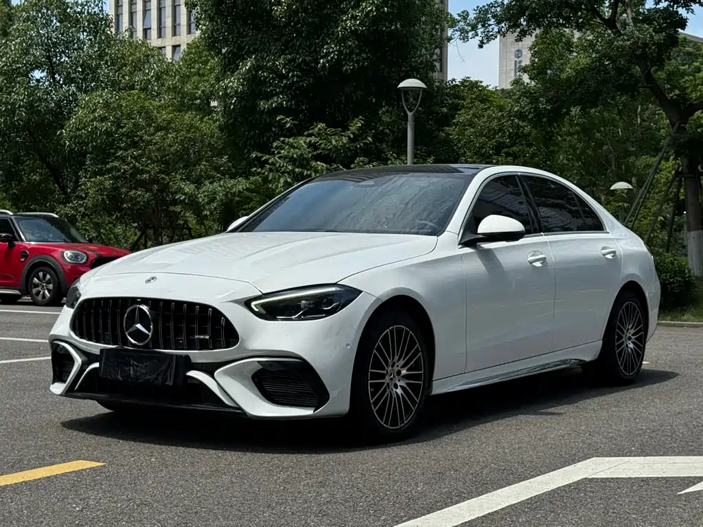 Mercedes-Benz C-Class 2024