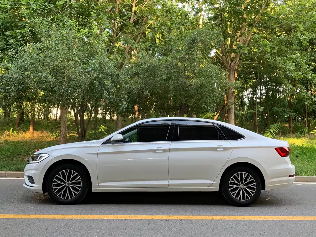 Volkswagen Sagitar 2019