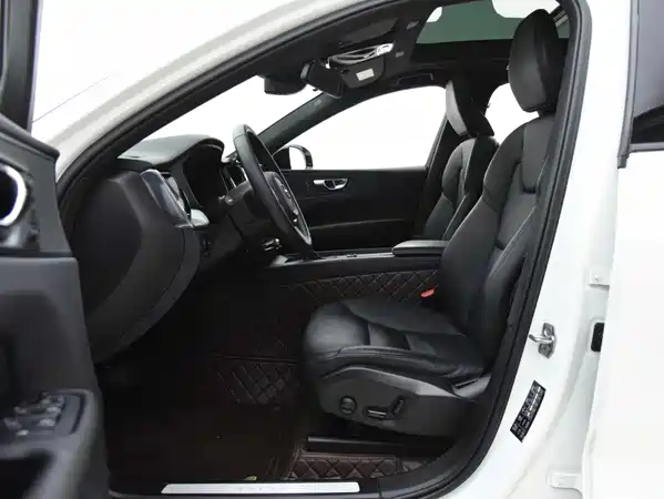 Volvo XC60 2021
