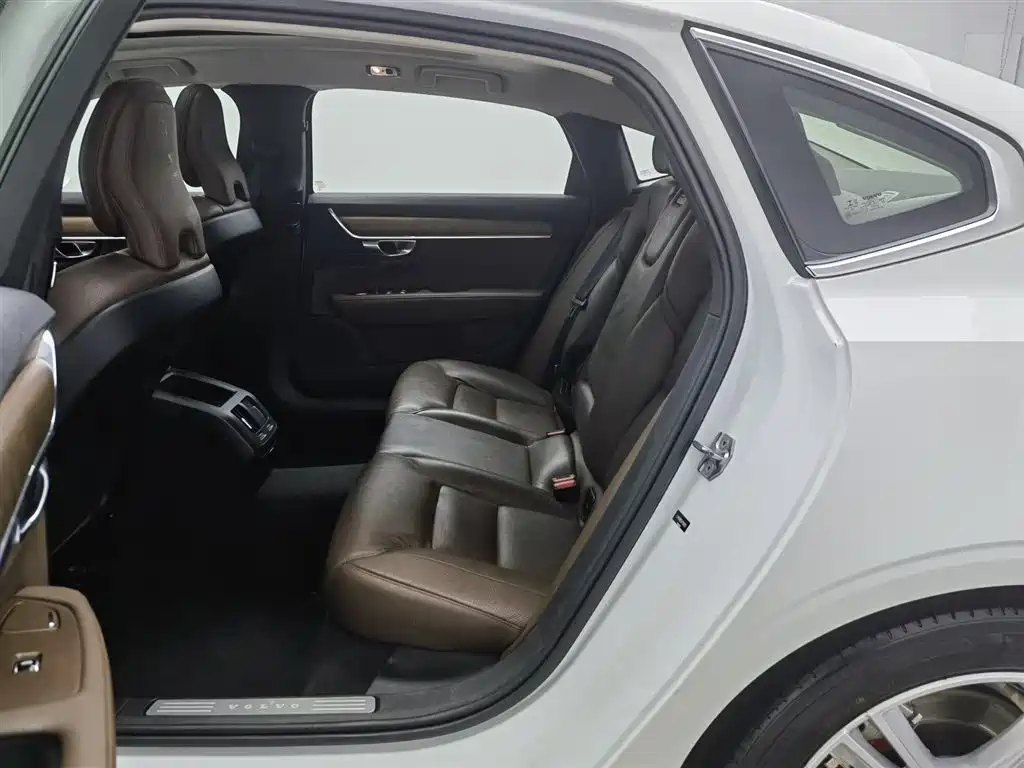 Volvo S90 2019 — фото 15