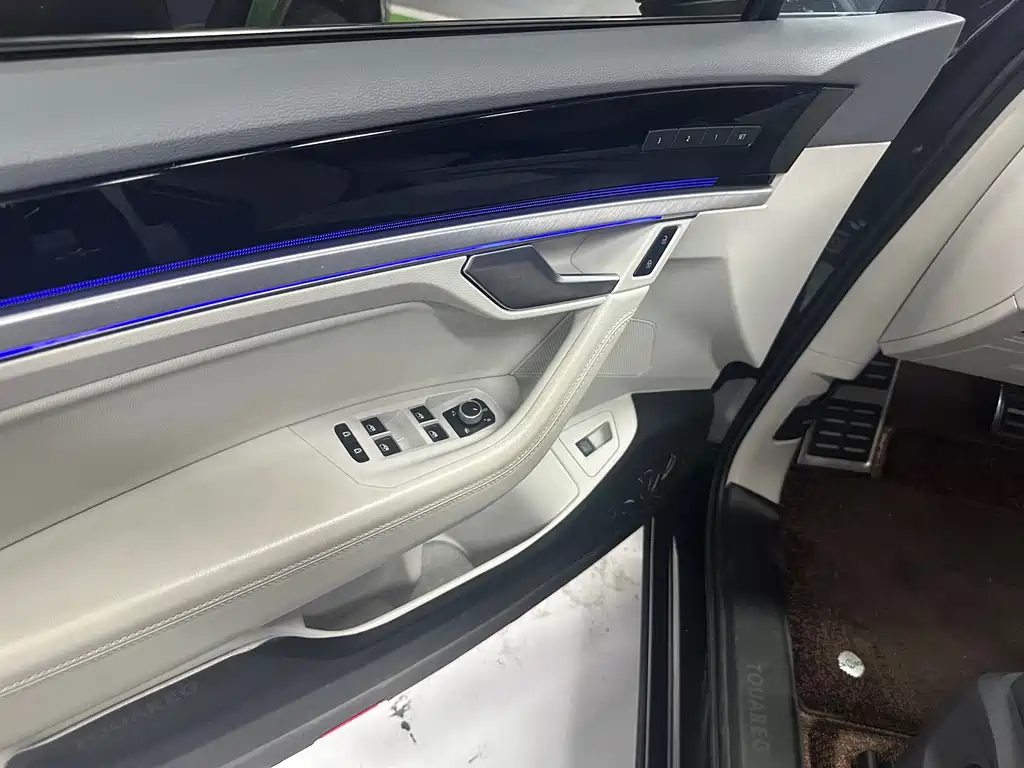 Volkswagen Touareg 2019 — фото 12