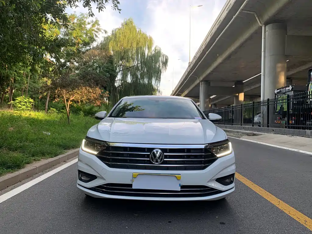 Volkswagen Sagitar 2019