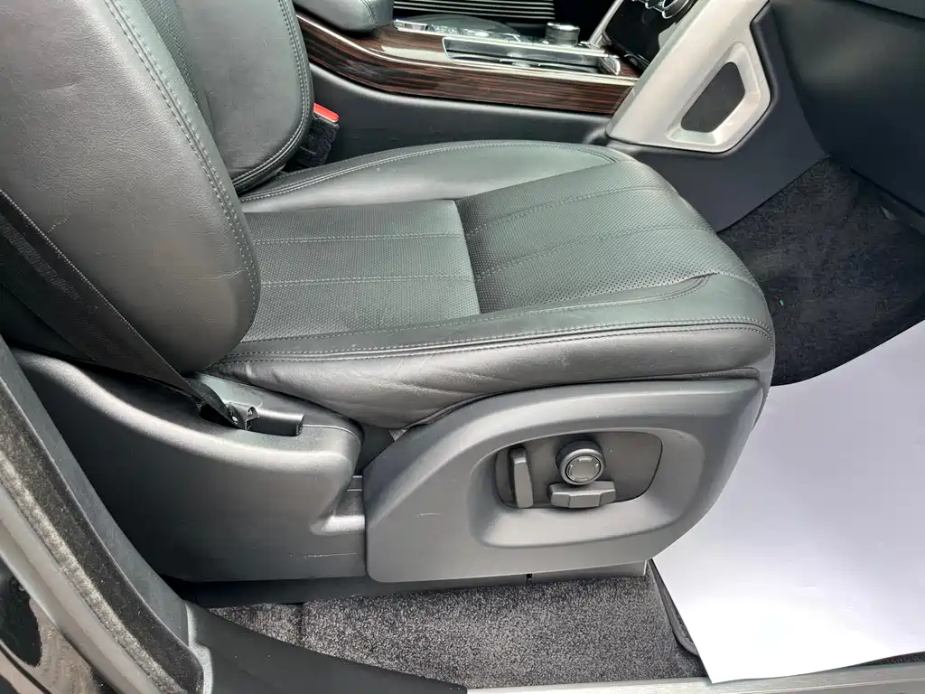 Land Rover Range Rover 2018 — фото 26