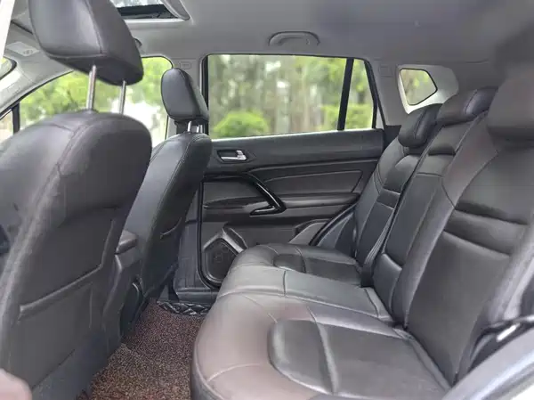 GAC Trumpchi GS4 2015