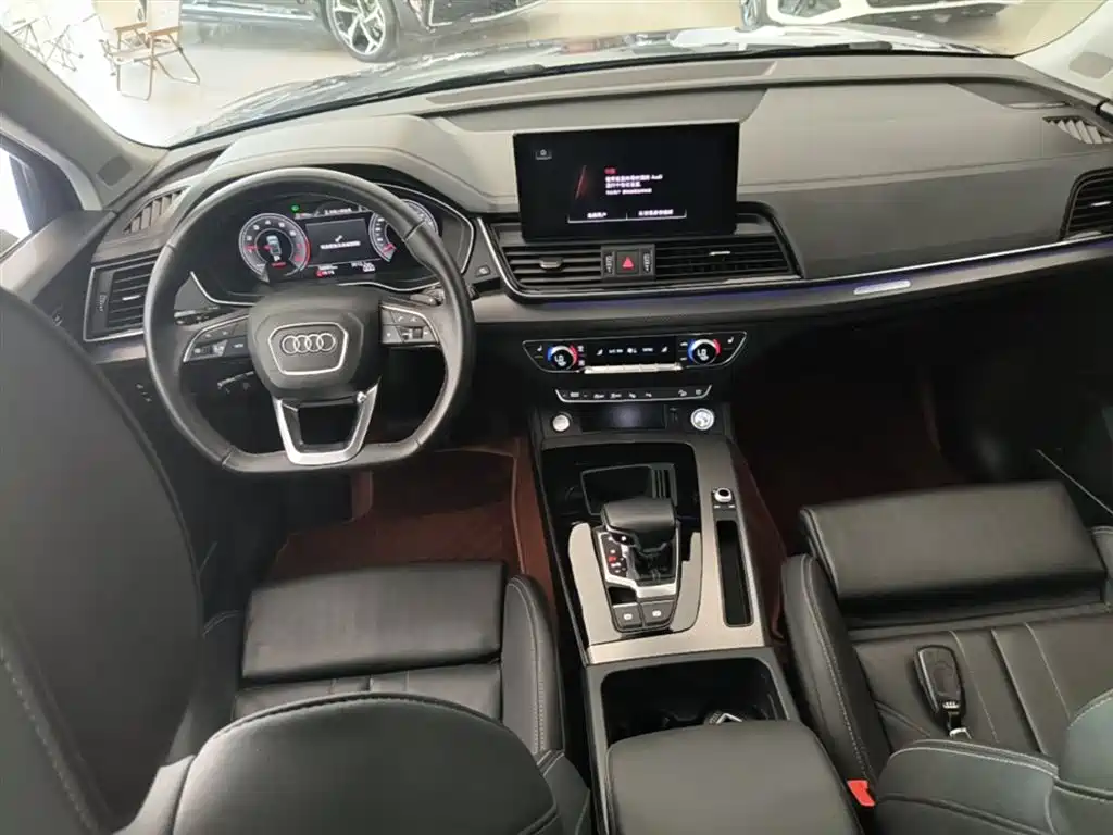 Audi Q5L 2022 — фото 10