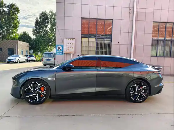 Lynk & Co Z10 2025