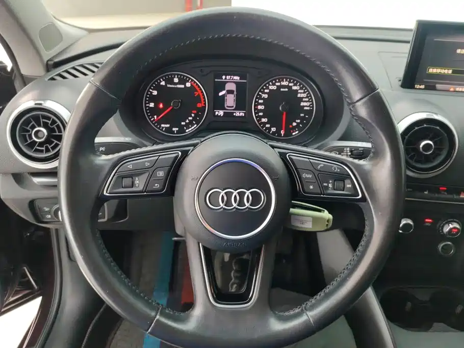 Audi A3 2018 — фото 15