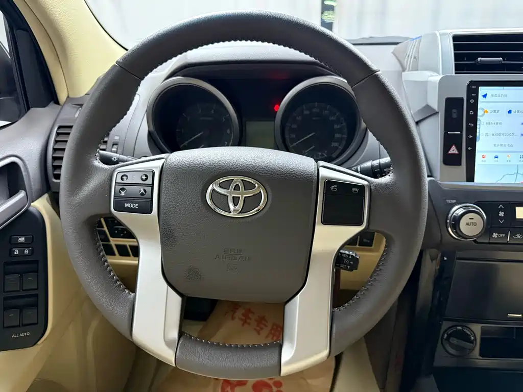 Toyota Prado 2015 — фото 10