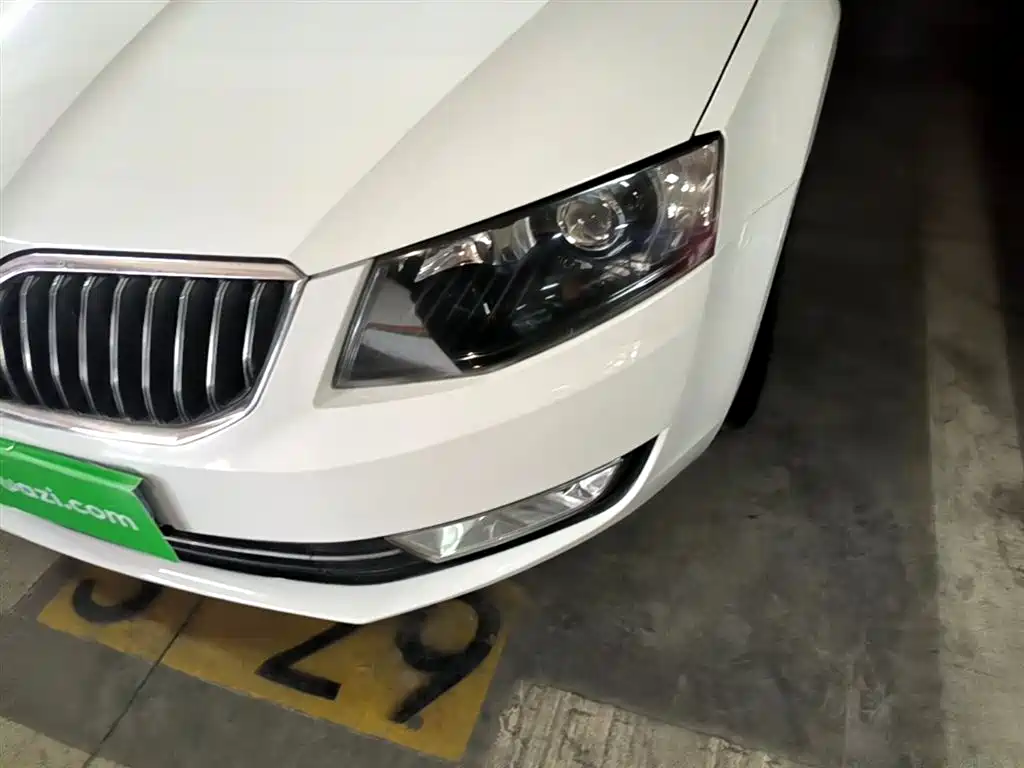 Skoda Octavia 2015 — фото 24