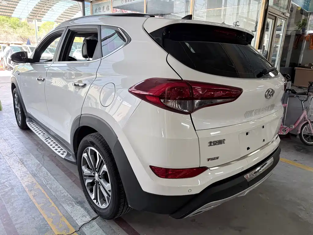 Hyundai Tucson 2017 — фото 17