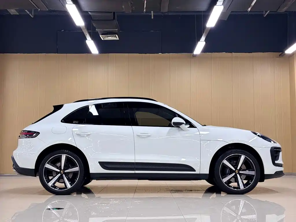 Porsche Macan 2023 — фото 6