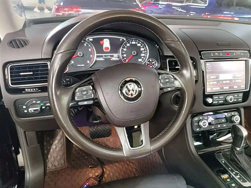 Volkswagen Touareg 2018 — фото 11