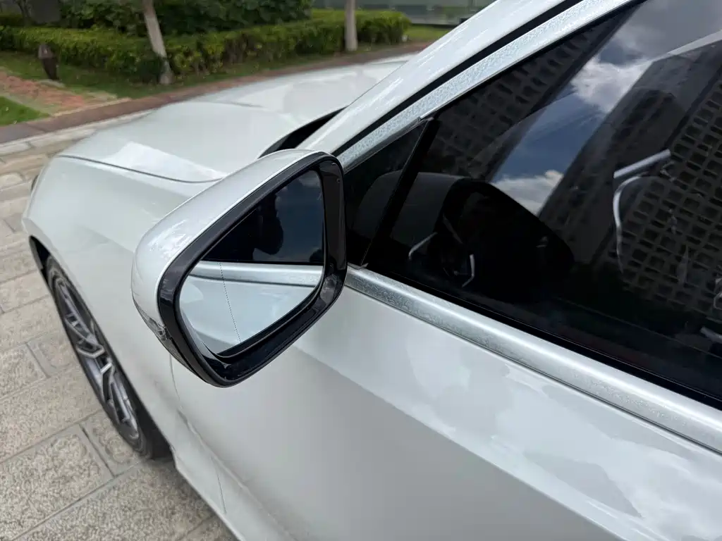 BMW 3 Series 2019 — фото 15