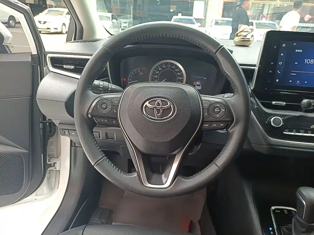 Toyota Corolla 2022 — фото 11