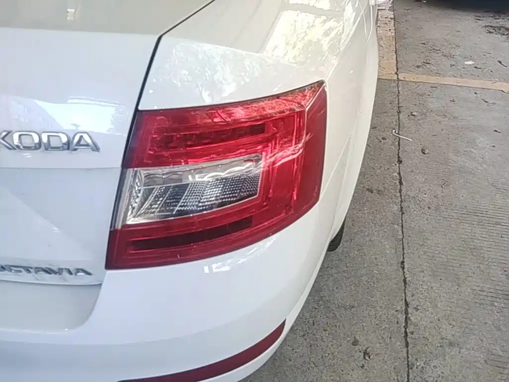 Skoda Octavia 2016 — фото 8