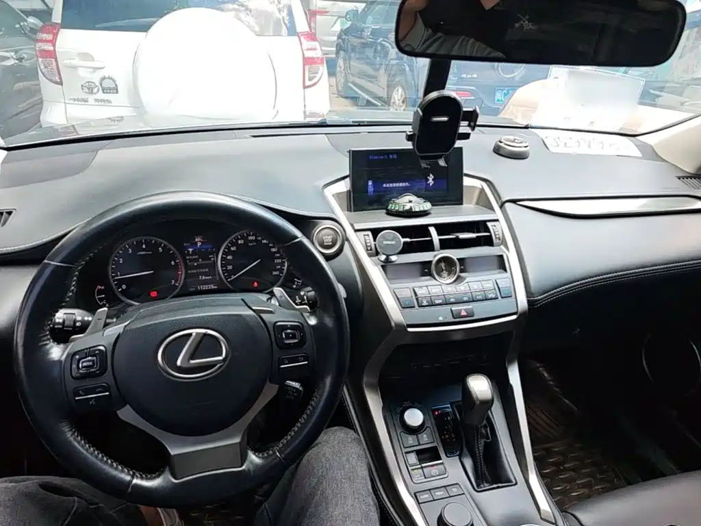 Lexus NX 2015 — фото 10