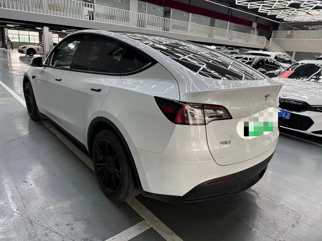 Tesla Model Y 2022 — фото 12