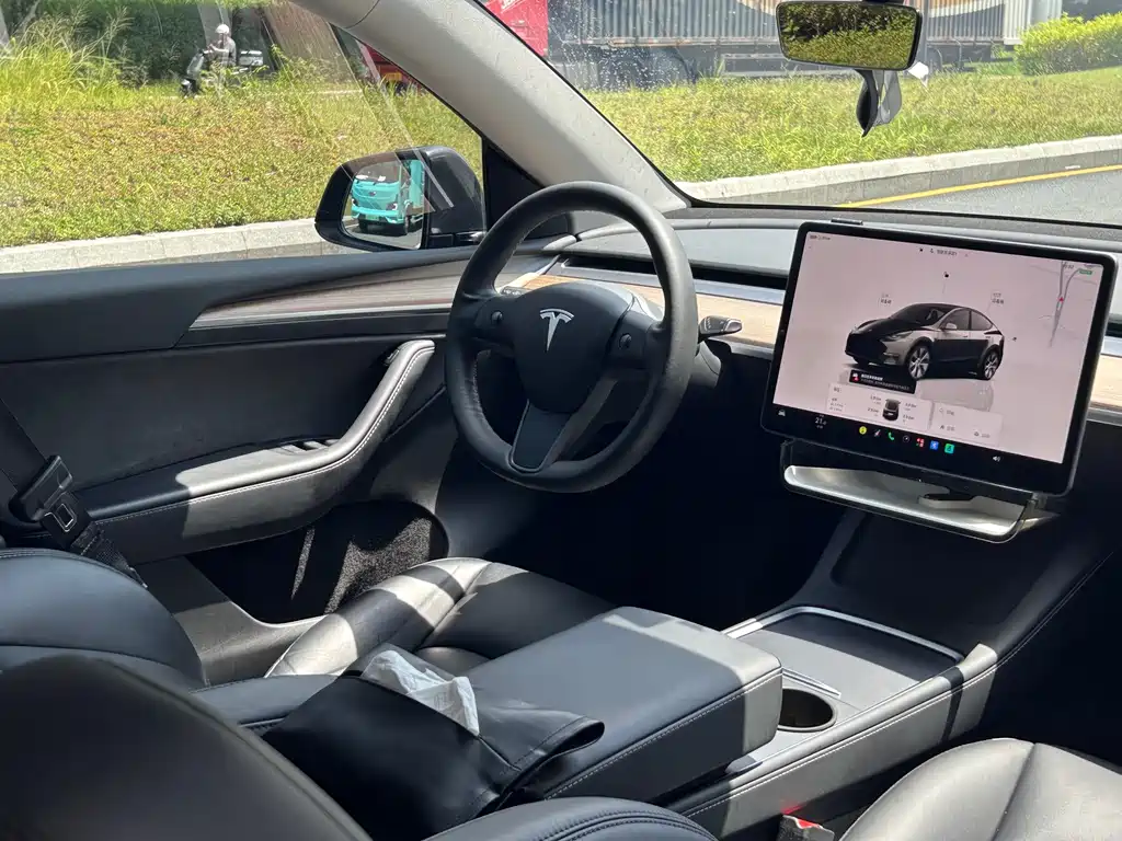 Tesla Model Y 2023 — фото 13