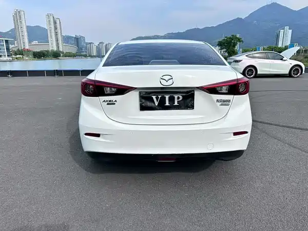Mazda 3 Axela 2017